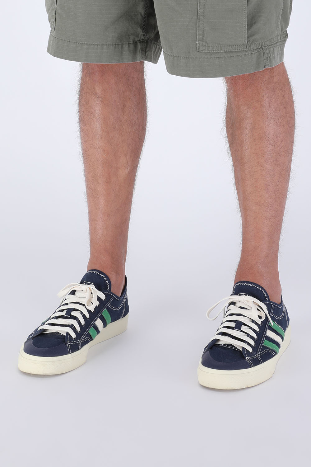 תמונת כל הלוק של Wales Bonner Nizza Lo Shoes in Indigo